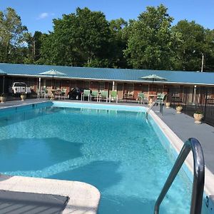 Merrimac Inn & Suites